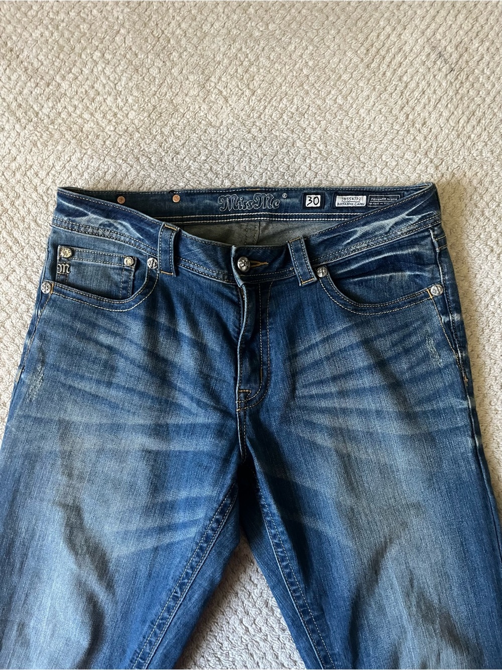 Miss Me vtg y2k Women's Straight Leg Faded Blue Jeans with studded pockets - Picture 2 of 16